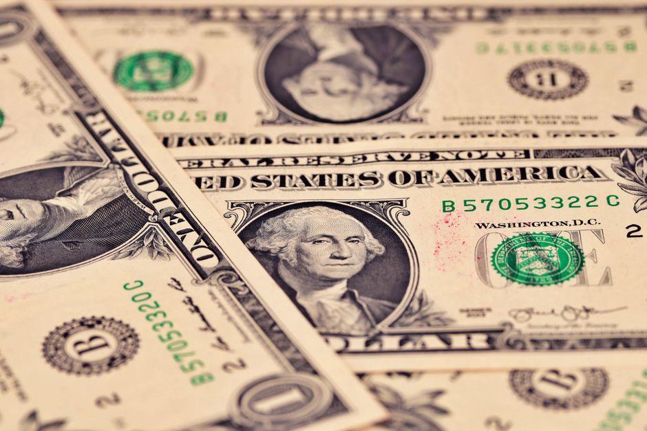 dólar abaixo de r$ 5